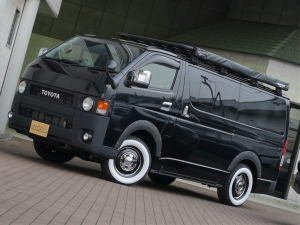 ハイエースバン丸目換装FD-classicカスタム パノラミックビューモニター