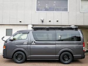 ハイエースバン丸目カスタム　ネオクラシック