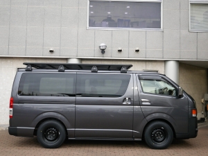 ハイエースバン丸目カスタム　ネオクラシック