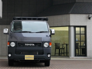 ハイエースバン丸目カスタム　ネオクラシック
