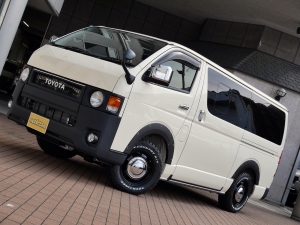 ハイエースバン丸目カスタム　イエロー　ネオクラシック
