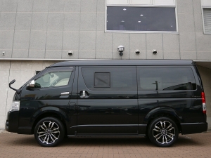 ハイエースバントランポ仕様　フローリングフロア　車中泊