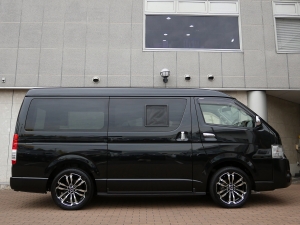 ハイエースバントランポ仕様　フローリングフロア　車中泊