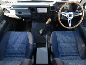 ランクル７０ZX　サンルーフ　リフトUP　5速MT