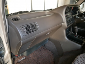 ハイエース100系100系　ディーゼル4WD