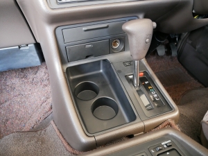 ハイエース100系100系　ディーゼル4WD