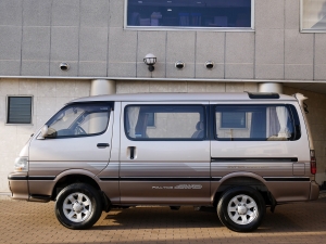 ハイエース100系100系　ディーゼル4WD