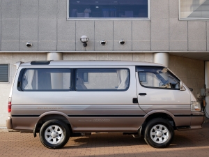 ハイエース100系100系　ディーゼル4WD
