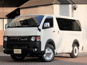 ハイエースＶ丸目カスタム　ライトイエロー　ネオクラシック