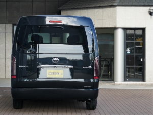 ハイエースバン中古車　ワイドバン　４ＷＤ
