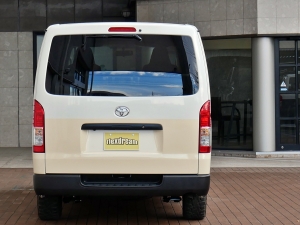 ハイエースバンDX　4WD　ディーゼル　丸目