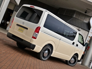 ハイエースバンDX　4WD　ディーゼル　丸目