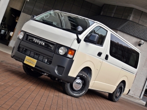 ハイエースバンDX　4WD　ディーゼル　丸目