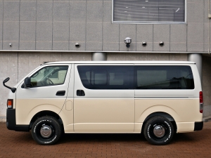 ハイエースバンDX　4WD　ディーゼル　丸目