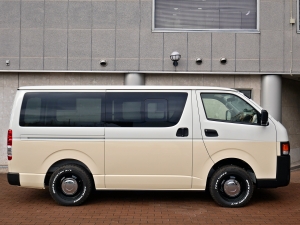 ハイエースバンDX　4WD　ディーゼル　丸目