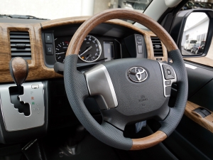 ハイエースバンDX　4WD　ディーゼル　丸目