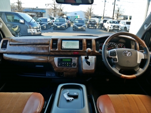 ハイエースバン中古コンプリート