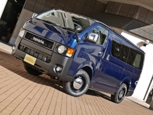 ハイエースバン丸目カスタム　ネオクラシック
