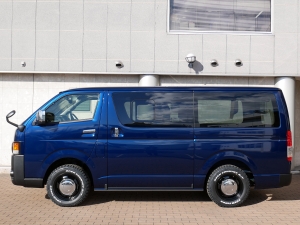ハイエースバン丸目カスタム　ネオクラシック