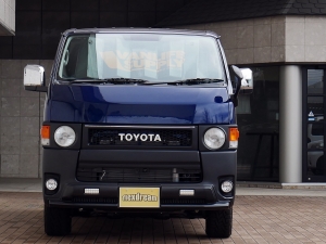 ハイエースバン丸目カスタム　ネオクラシック