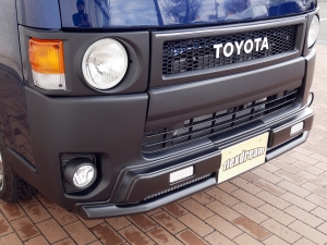 ハイエースバン丸目カスタム　ネオクラシック