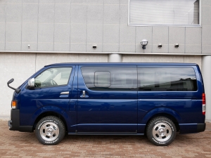 ハイエースバン丸目カスタム　ネオクラシック