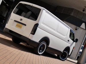 ハイエースバンDX　4WD　ディーゼル　丸目