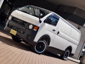 ハイエースバンDX　4WD　ディーゼル　丸目