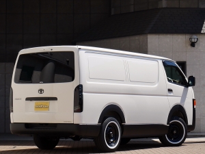 ハイエースバンDX　4WD　ディーゼル　丸目