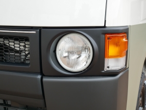 ハイエースバンDX　4WD　ディーゼル　丸目ツートン仕様