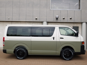 ハイエースバンDX　4WD　ディーゼル　丸目ツートン仕様