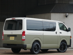 ハイエースバンDX　4WD　ディーゼル　丸目ツートン仕様