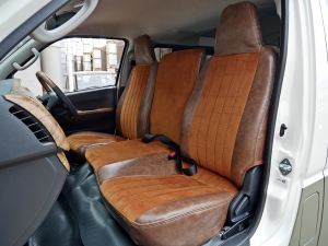 ハイエースバンDX　4WD　ディーゼル　丸目ツートン仕様
