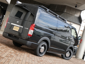ハイエースバンディーゼル4WD　丸目カスタム　ネオクラシック