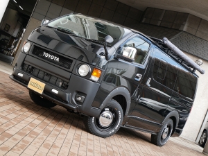 ハイエースバンディーゼル4WD　丸目カスタム　ネオクラシック