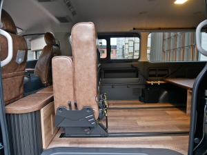 ハイエースワゴン１０人乗り　車中泊できる街乗り仕様車