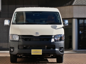ハイエースワゴン新車アウトレットＦＤ－ＢＯＸ６　特設ライトイエロー　二段ベッド