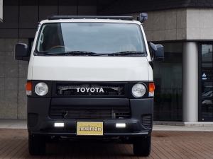 ハイエースバンDX　4WD　ディーゼル　丸目