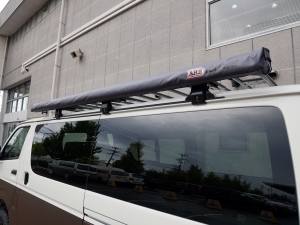 ハイエースバンDX　4WD　ディーゼル　丸目