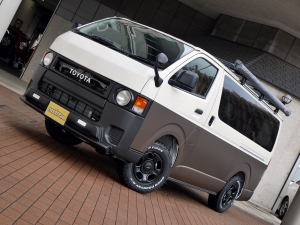 ハイエースバンDX　4WD　ディーゼル　丸目