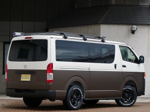 ハイエースバンDX　4WD　ディーゼル　丸目
