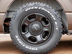 ハイエースバンDX　4WD　ディーゼル　丸目