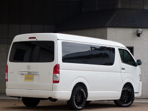 ハイエースワゴン１０人乗り　カスタムコンプリート