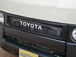ハイエースバンディーゼル4WD　丸目カスタム　ネオクラシック