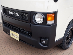 ハイエースバンディーゼル4WD　丸目カスタム　ネオクラシック