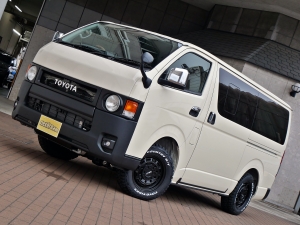 ハイエースバンディーゼル4WD　丸目カスタム　ネオクラシック