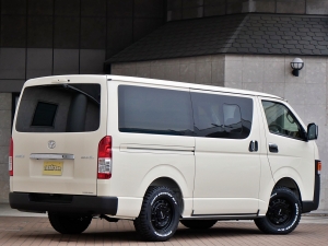 ハイエースバンディーゼル4WD　丸目カスタム　ネオクラシック