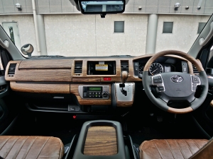 ハイエースバンディーゼル4WD　丸目カスタム　ネオクラシック