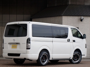 ハイエースバン新車一部改良後　ディーゼル四駆