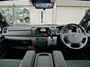 ハイエースバン新車一部改良後　ディーゼル四駆
